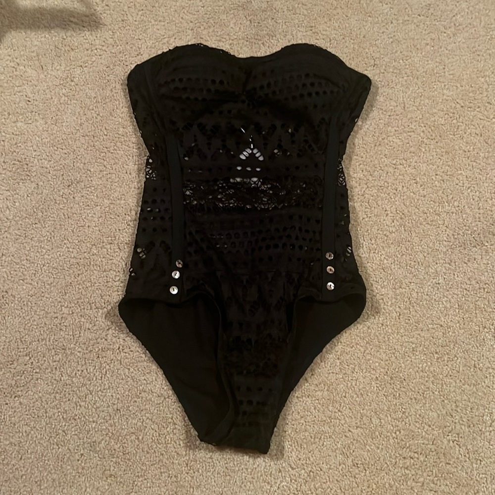 Medium Bikinishe One-Piece Swimsuit